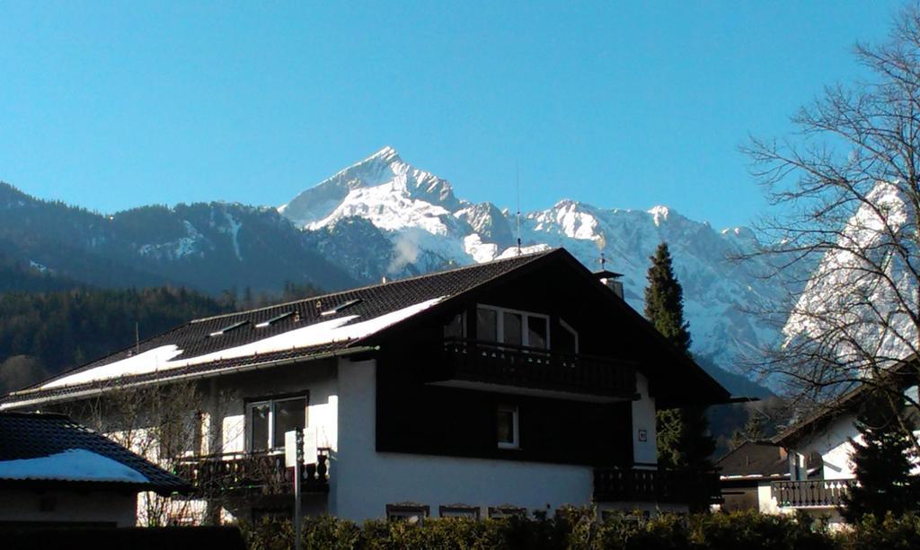 Ferienwohnungen Angelika Garmisch-Partenkirchen Zimmer foto